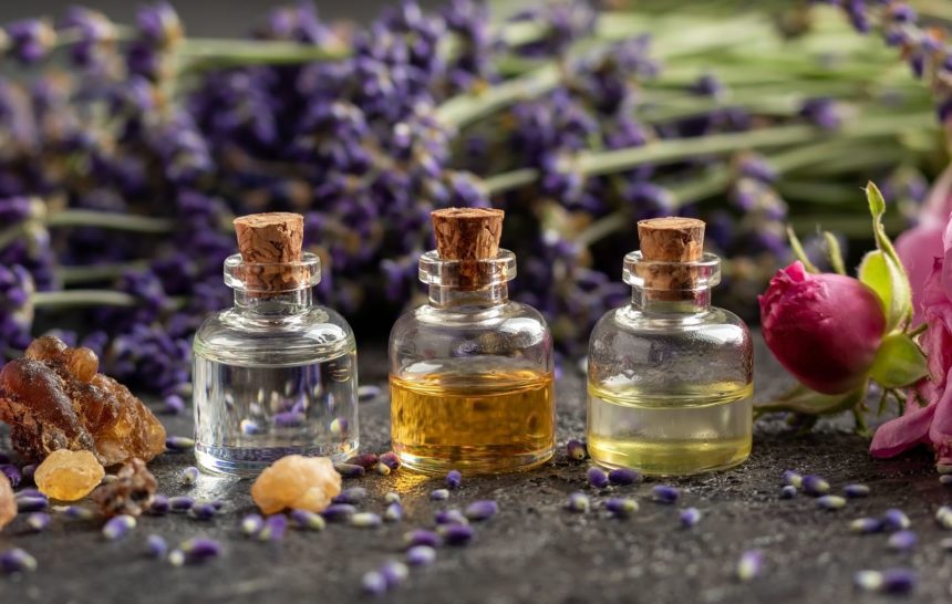 الزيوت الأساسية: هبة الطبيعة الثمينة